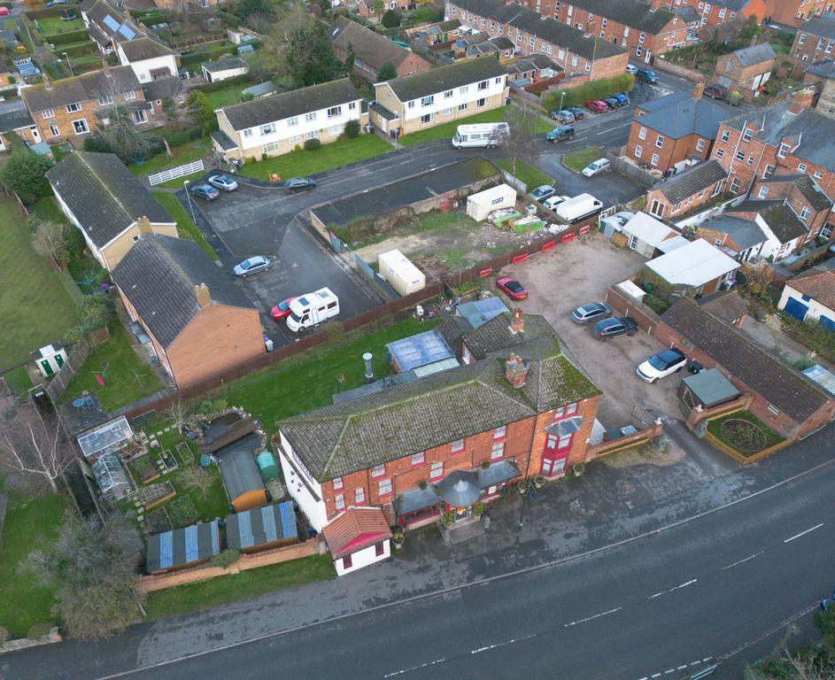 Property photo 3 of 28