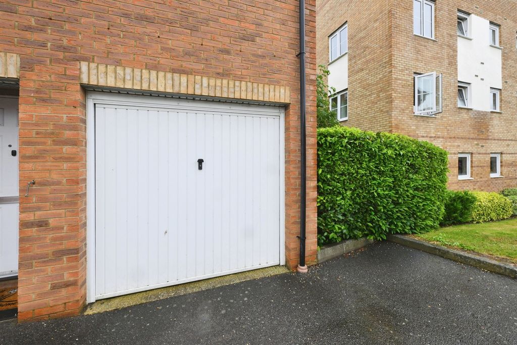 Property photo 3 of 18