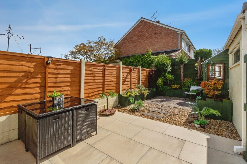 Property photo 3 of 17 Garden