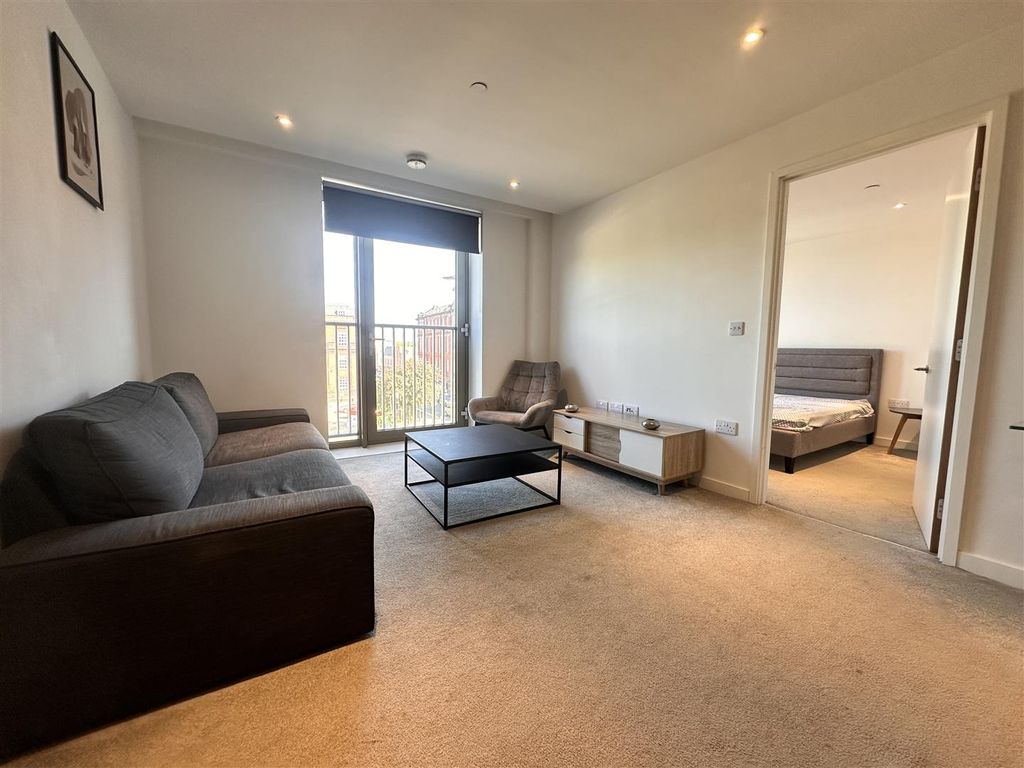 Property photo 2 of 18