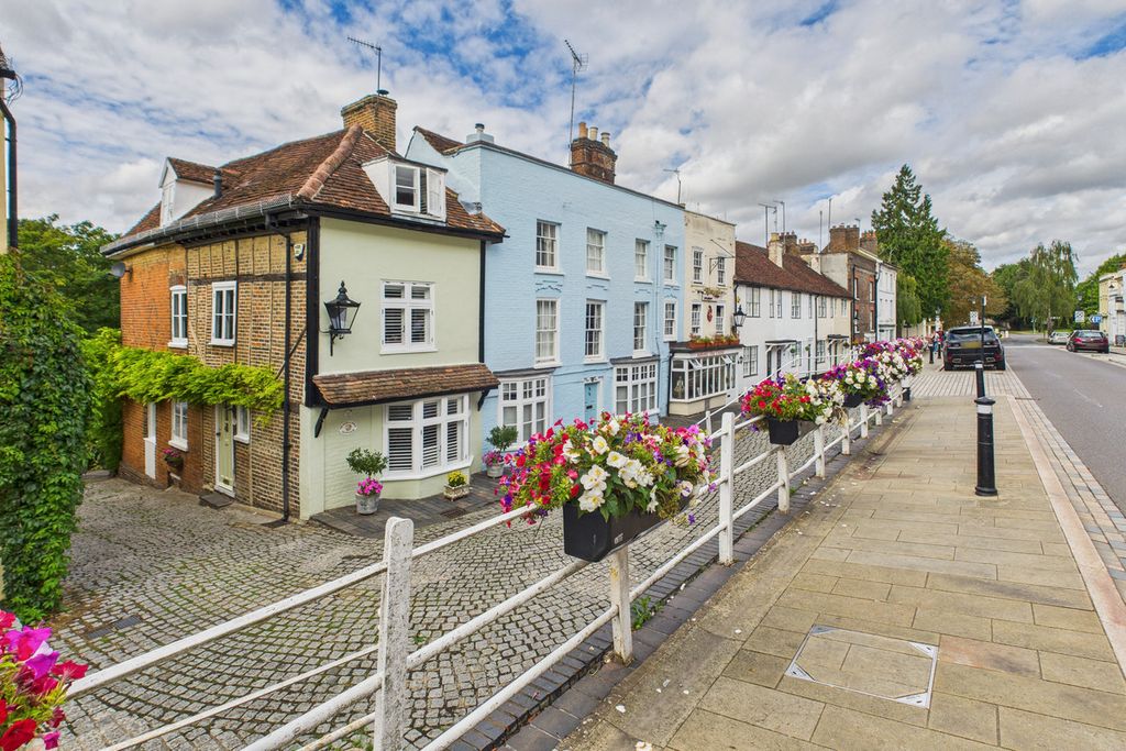 Property photo 1 of 33