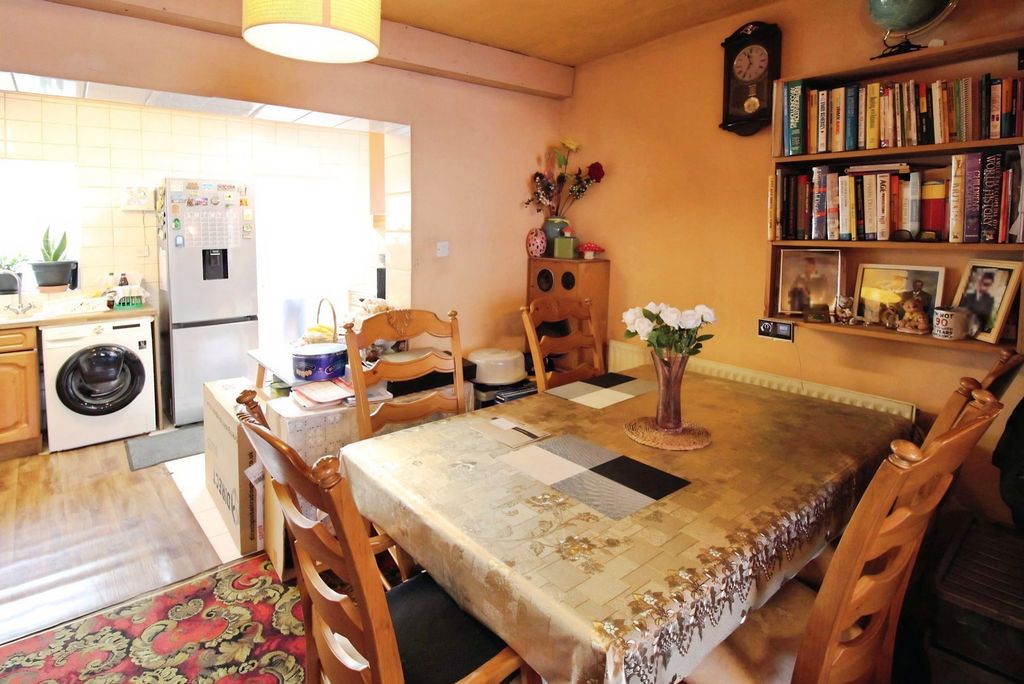 Property photo 3 of 7