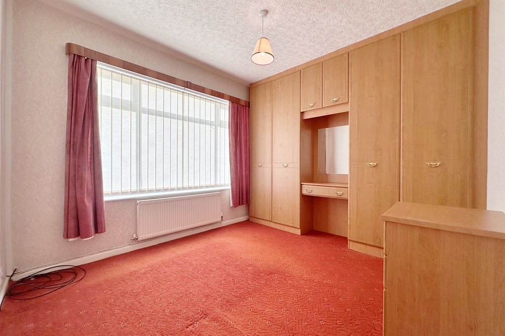 Property photo 3 of 14 Bedroom 1