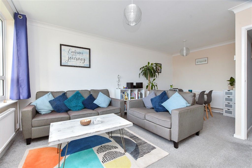 Property photo 3 of 10 Lounge/Diner