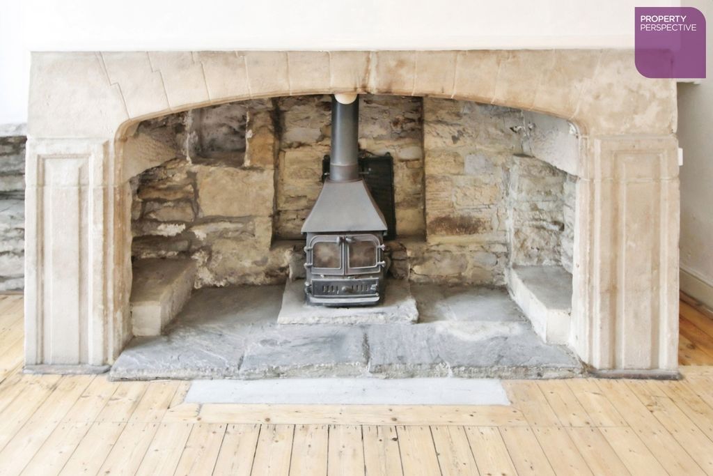 Property photo 3 of 8 Lounge