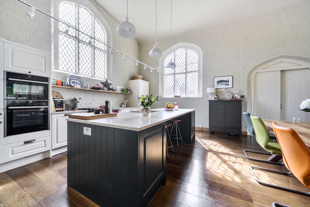 Property photo 3 of 28 1459339-12-6A06F66034d01