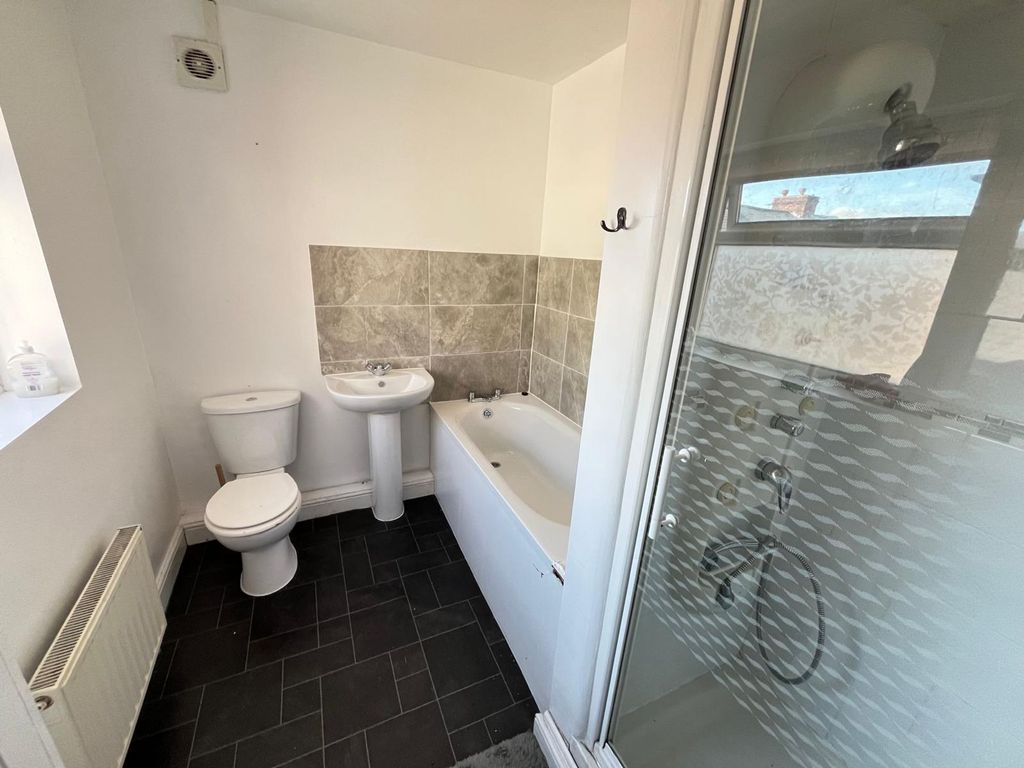 Property photo 2 of 8 Photo 2