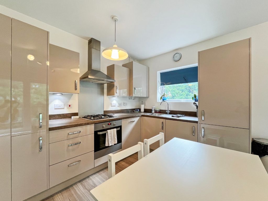 Property photo 3 of 9 3301435