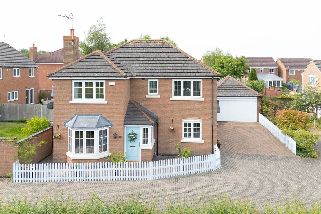 Property photo 1 of 34