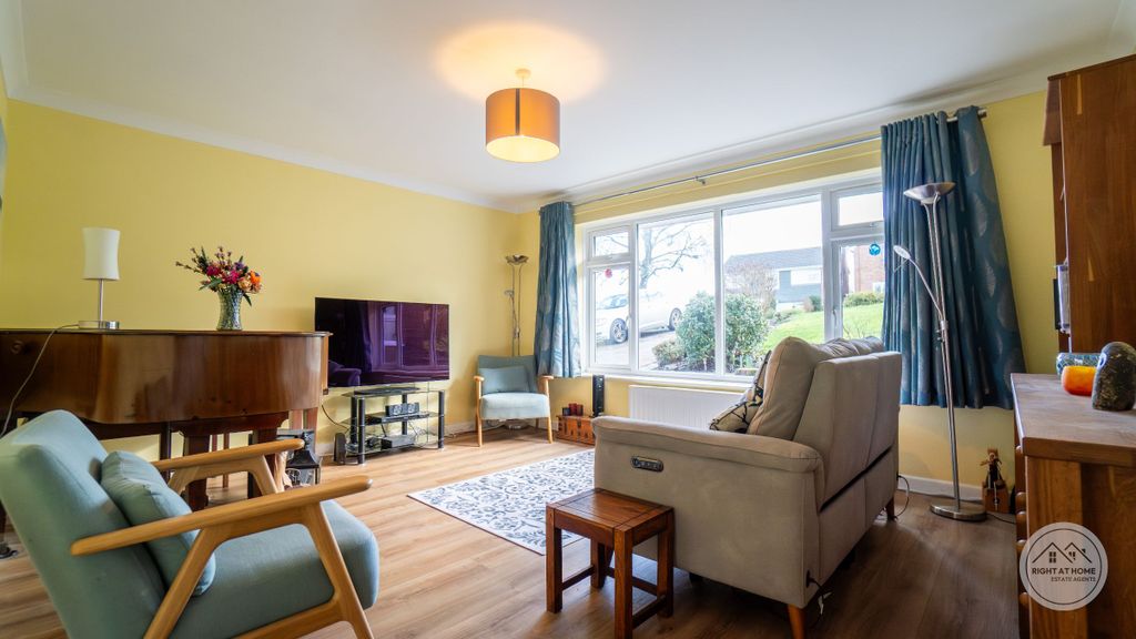 Property photo 2 of 23