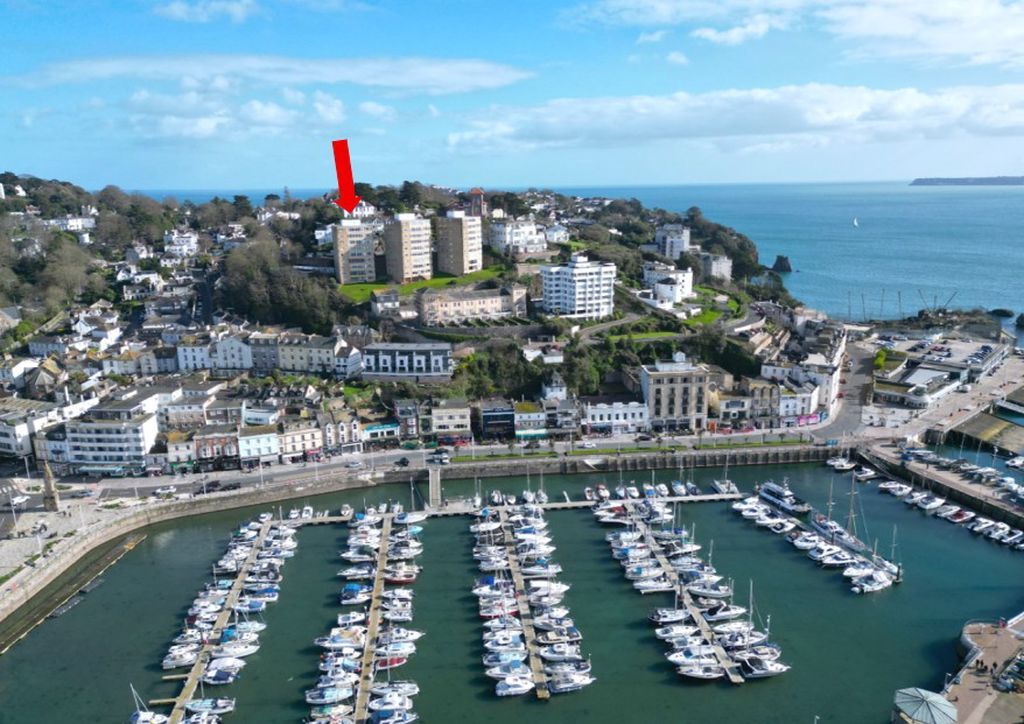 Property photo 1 of 17 Photo 17