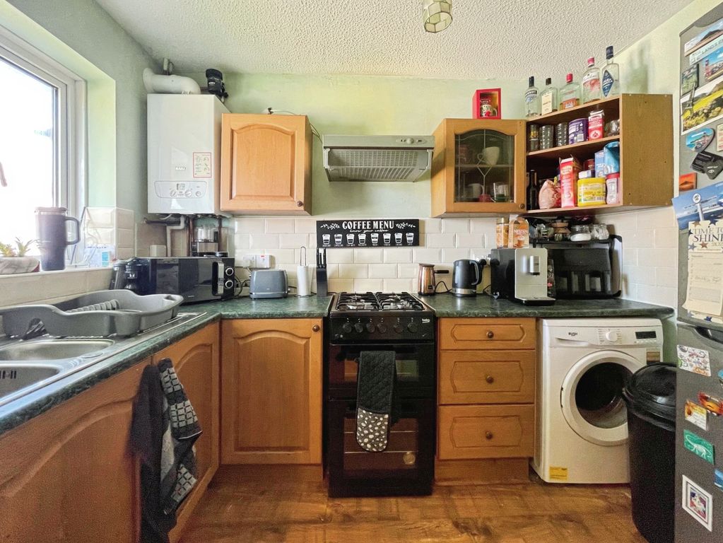 Property photo 3 of 25 0Ea8A6F7-Kitchen 203