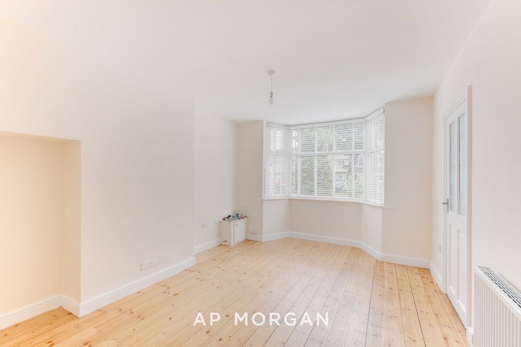 Property photo 3 of 16 Picture No. 05