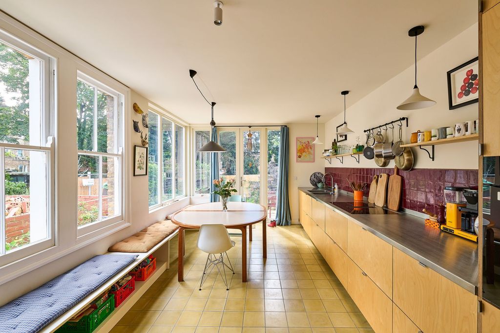 Property photo 1 of 44