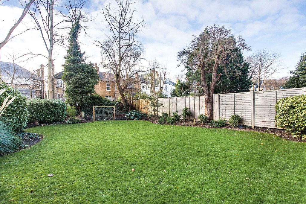 Property photo 3 of 10