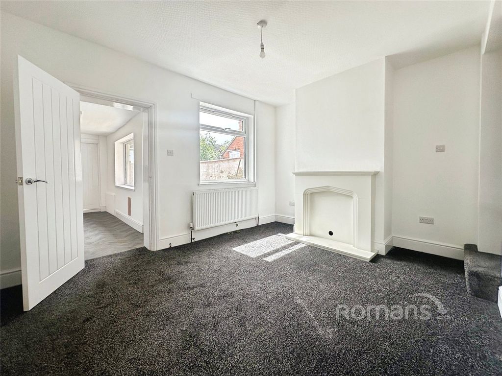 Property photo 3 of 11 Picture No. 12