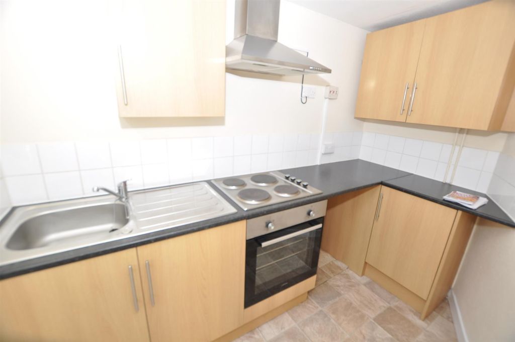 Property photo 3 of 13 Kitchen