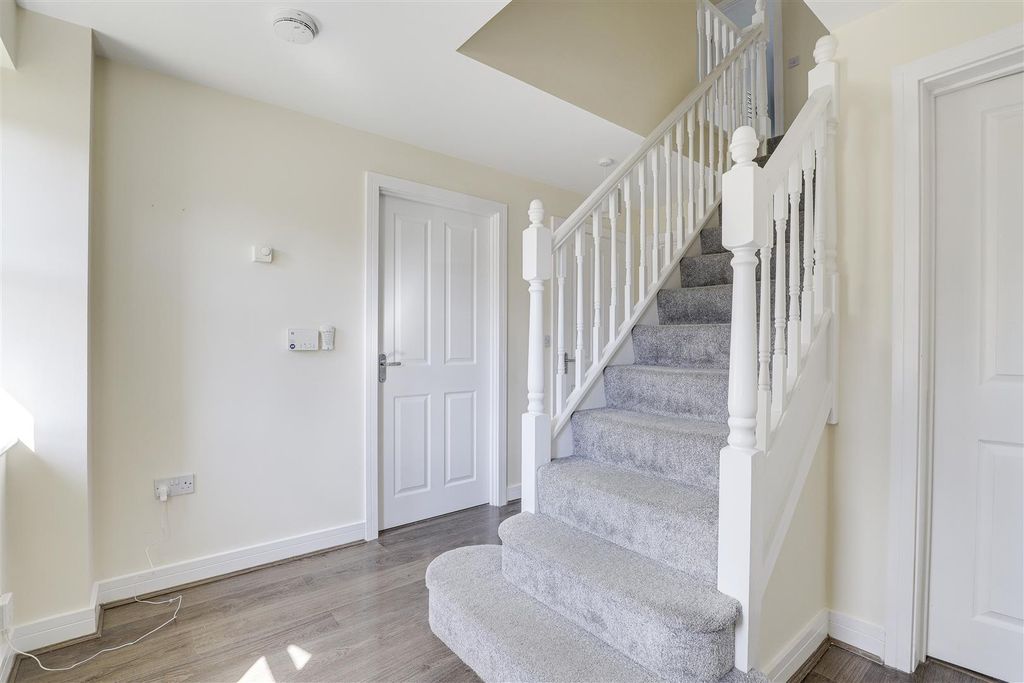 Property photo 2 of 23 8821.Jpg