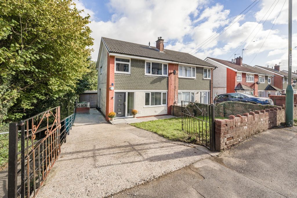 Property photo 2 of 29