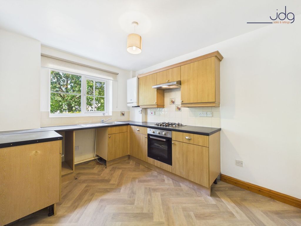 Property photo 3 of 9 Kitchen