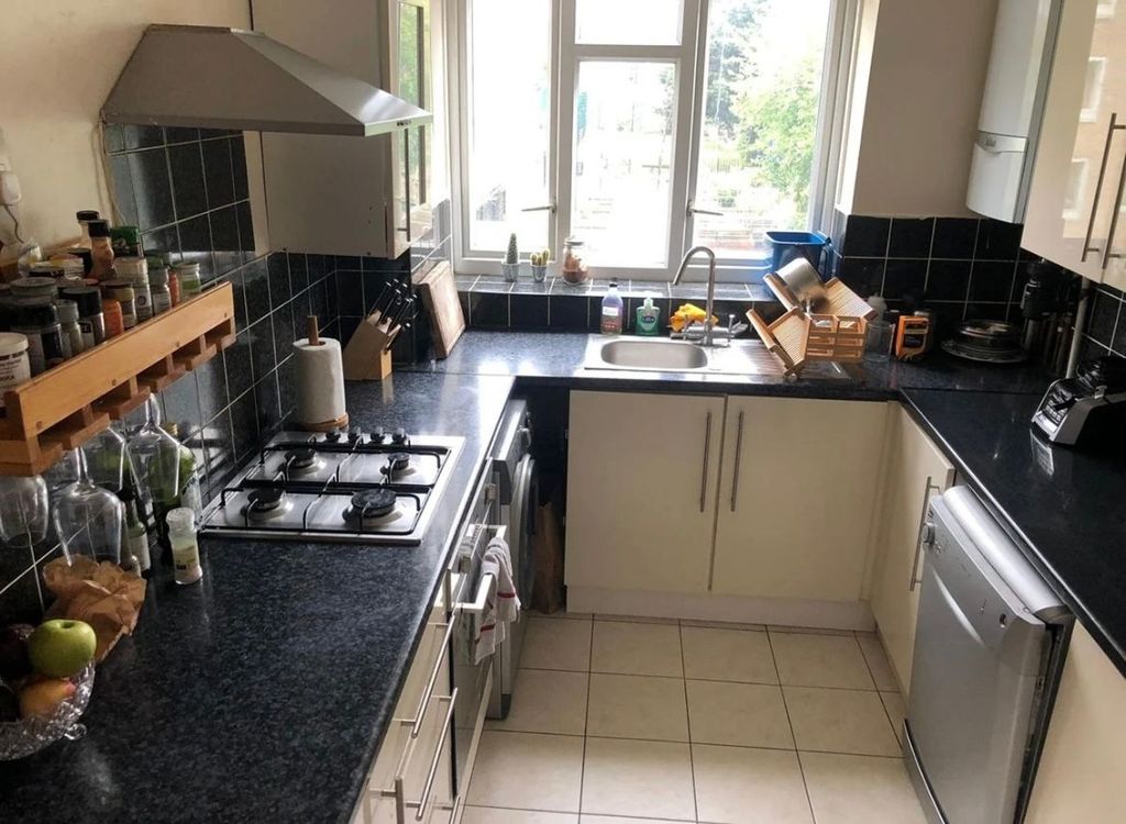 Property photo 2 of 6 Photo 6