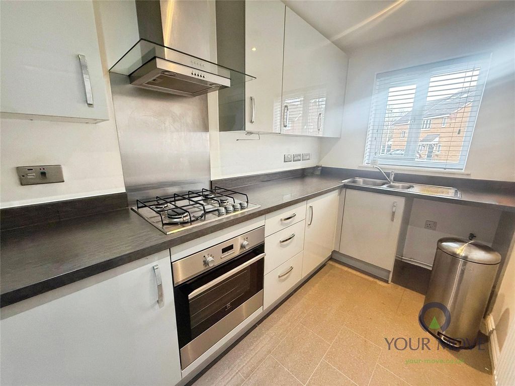 Property photo 2 of 9 Kitchen