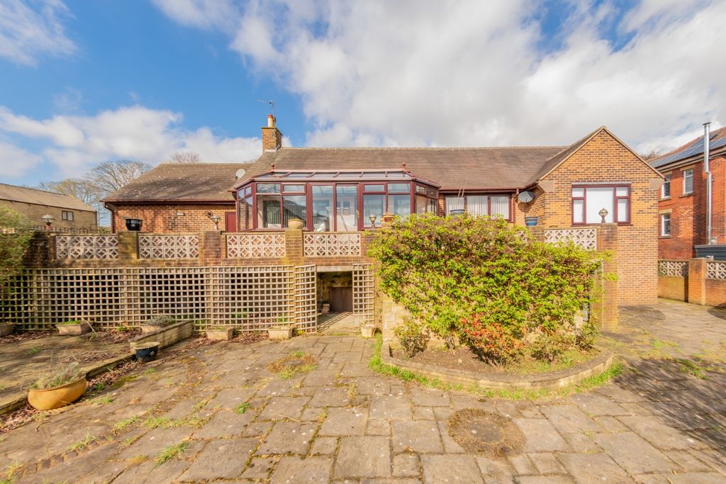 Property photo 2 of 35