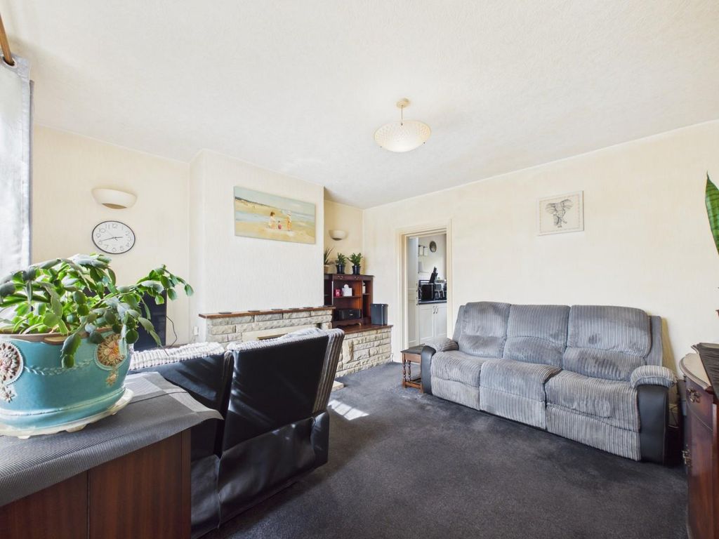 Property photo 3 of 16 Cam01268G0-Pr0520-Still003.Jpg