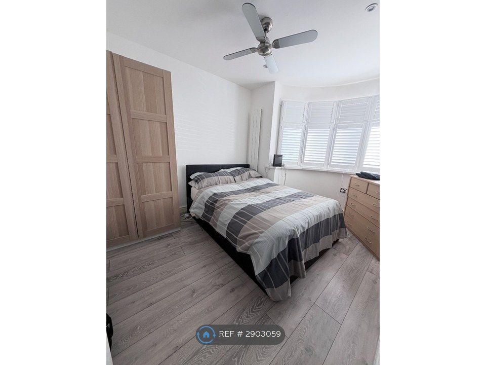 Property photo 2 of 9 Gf Room
