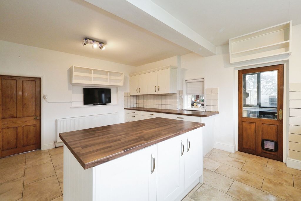 Property photo 3 of 21 Img_0957