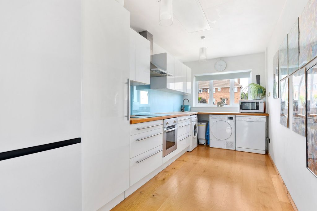 Property photo 2 of 22