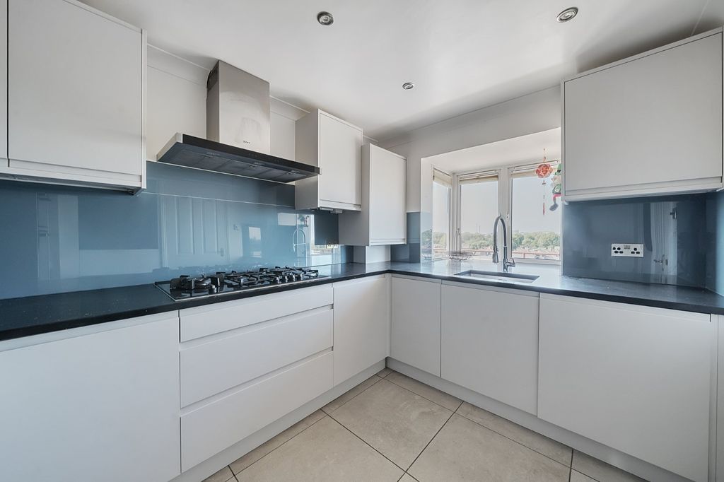 Property photo 2 of 17 Picture No. 18