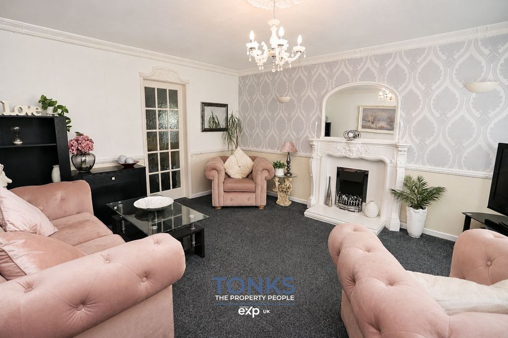 Property photo 2 of 24