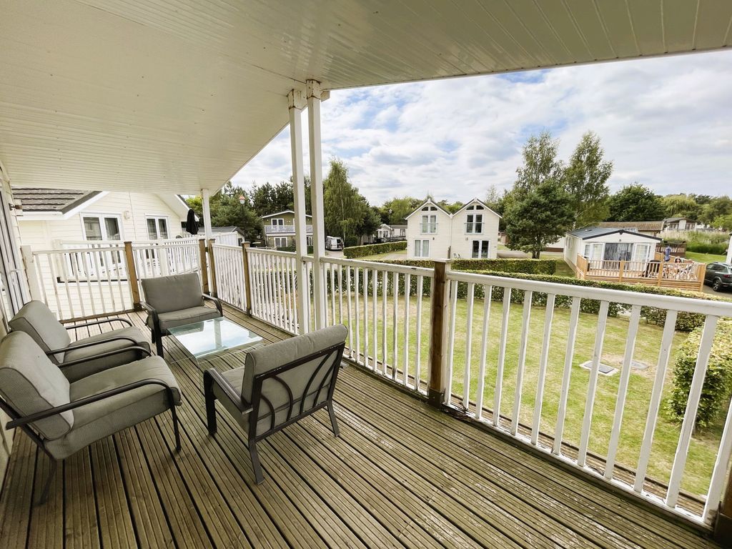 Property photo 2 of 38