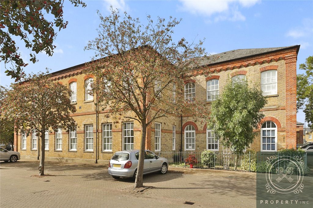 Property photo 1 of 13 External