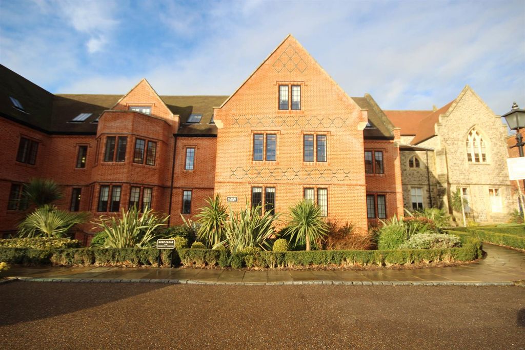 Property photo 1 of 8 1 Albert Court Marketing (14 Of 15).Jpg