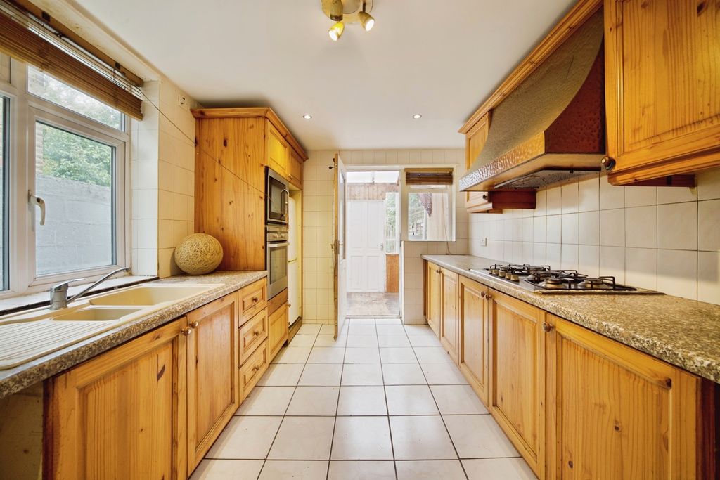 Property photo 3 of 17 Photo