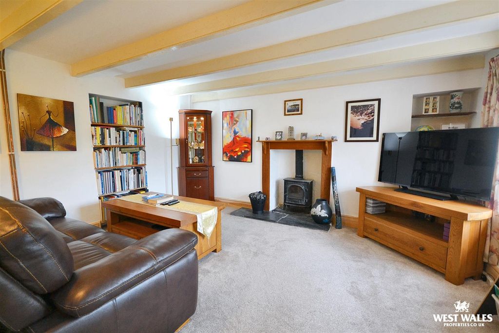 Property photo 3 of 35 Living Room