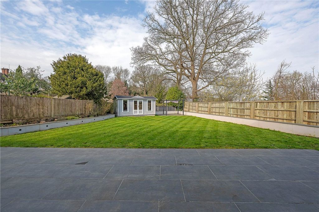 Property photo 3 of 11 Picture No. 12