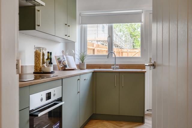 Property photo 2 of 10 Kitchen