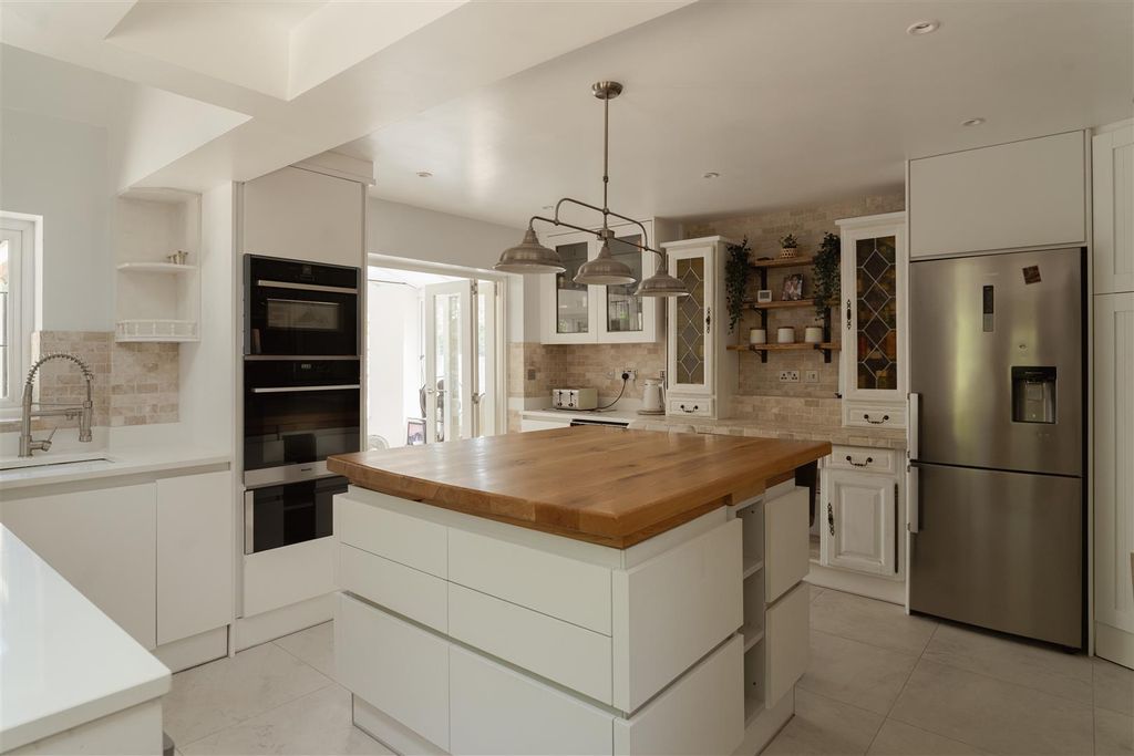 Property photo 3 of 29 12.Jpg
