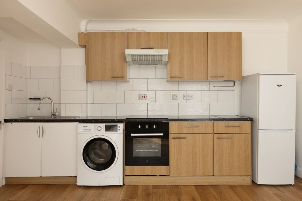 Property photo 2 of 9 Park West F495 - ...