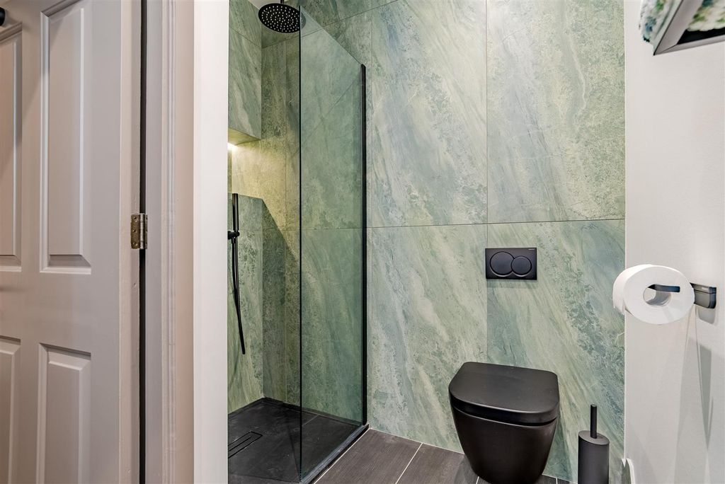 Property photo 3 of 19 Flat_9_Spread_Eagle_House_Kelso-11.Jpg