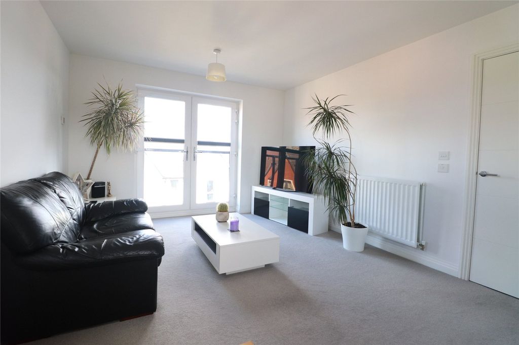 Property photo 2 of 17 Picture No. 05