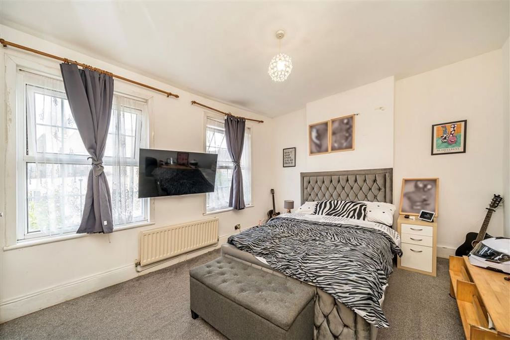 Property photo 3 of 4
