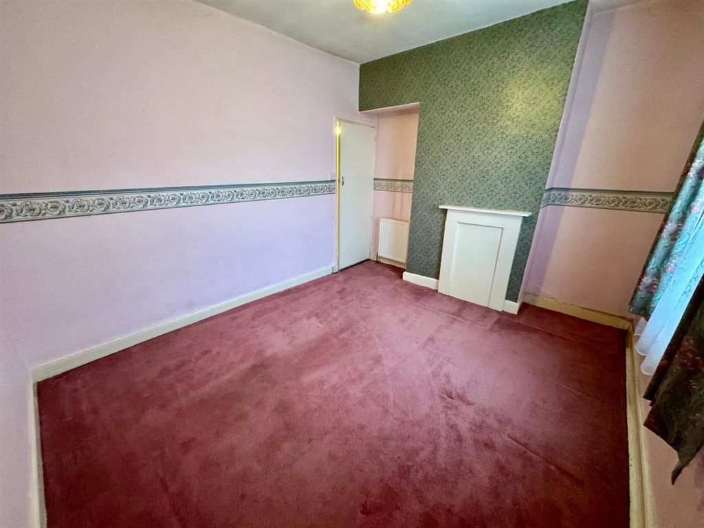 Property photo 3 of 15 Bedroom 2c.Jpg