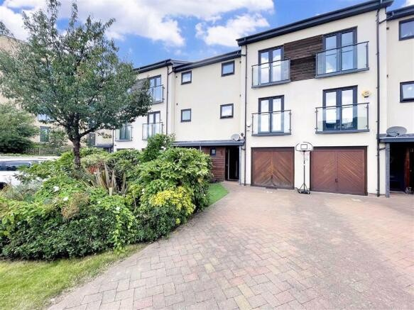 Property photo 1 of 16 Vvel93En