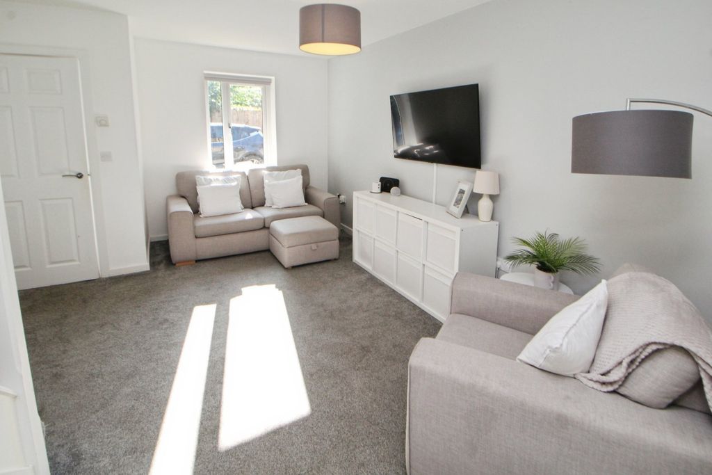 Property photo 2 of 13 Picture No. 11