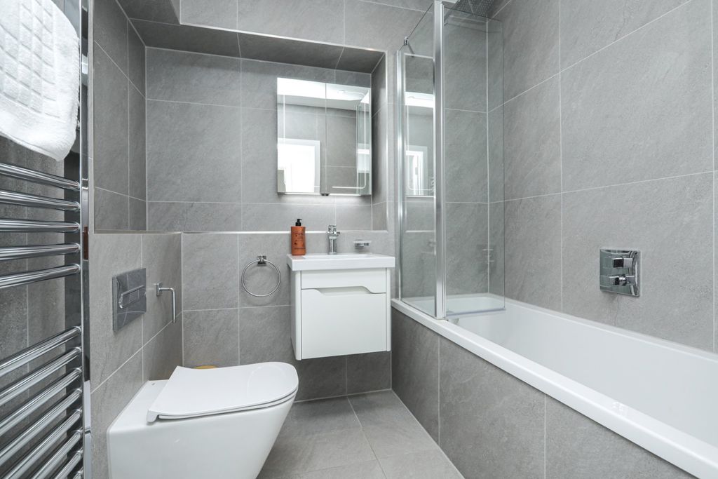 Additional image 13 of 3 bed flat for sale2 Beach Drive, Ramsgate CT11