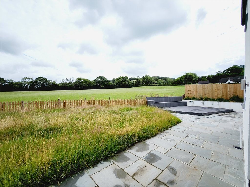 Property photo 3 of 22 Picture No. 06